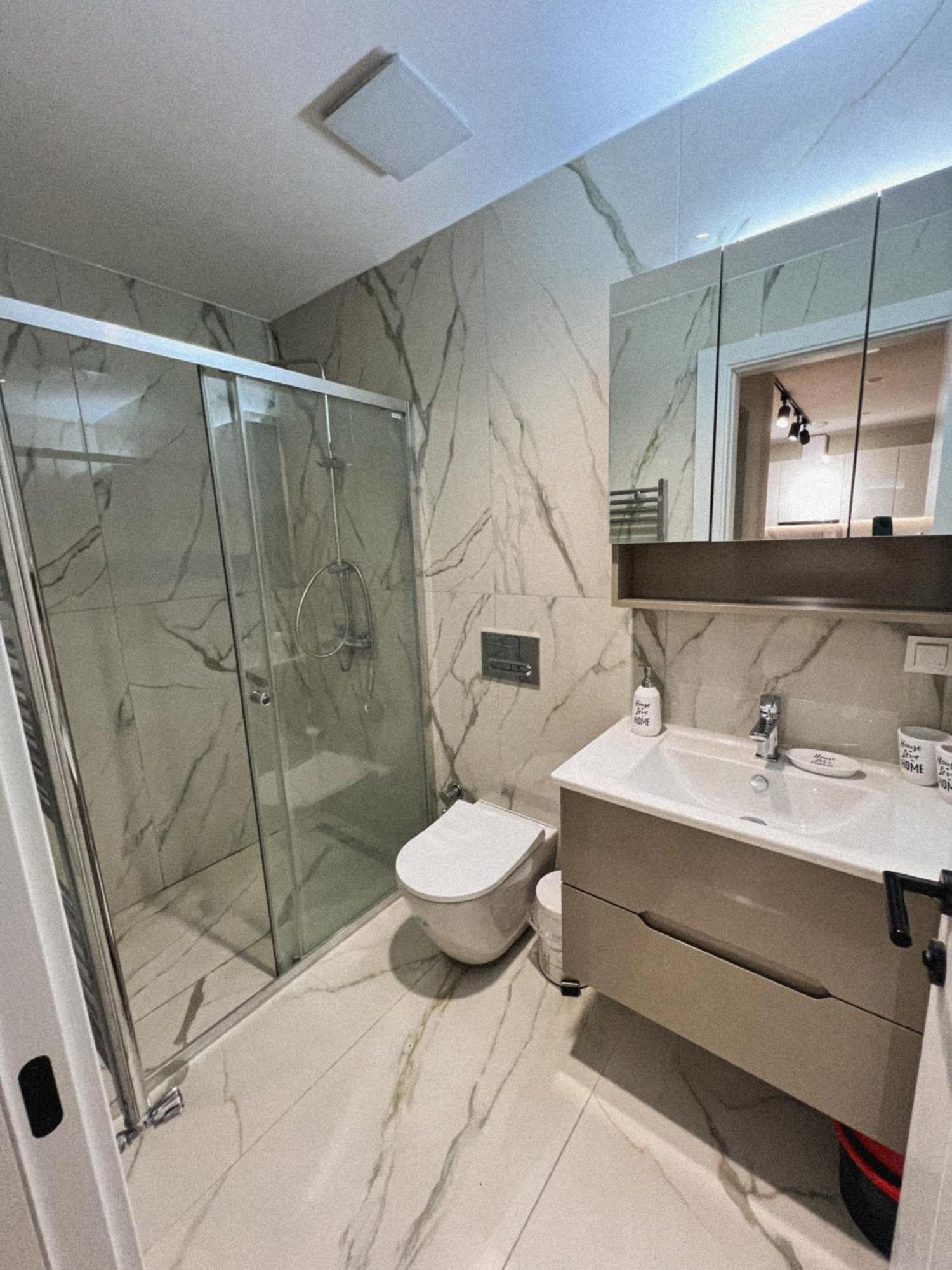 180° View In Diamond Building *